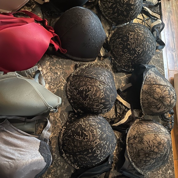 Bras (12) - Picture 2 of 3